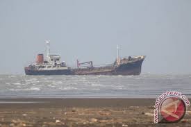 Harga kain per meter di kota pacitan : Kapal Tanker Minyak Terdampar Di Teluk Pacitan Antara News