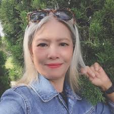 Ran 13 km with 8 x 800m intervals at a pace of 5:47. My legs felt much  better today compared to two days ago when they felt off. I really enjoyed  this