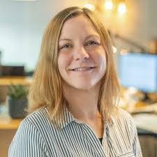 Jane Gram's Instagram, Twitter & Facebook