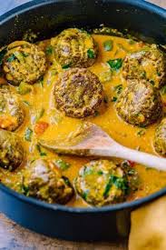 Rezept Fur Einfache Linsenballchen In Paprika Curry Sauce Klara S Life Rezepte Gesunde Rezepte Vegetarisch Kochen