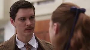 Resumo novela Garota do Momento da semana: capítulos de 4 a 18/1