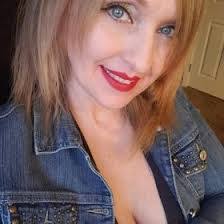 Susie Nix's Instagram, Twitter & Facebook