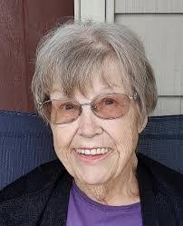 Donna Piper's Instagram, Twitter & Facebook