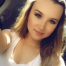 Alexis Healey's Instagram, Twitter & Facebook