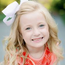 Meet Miss Mallory Kay Messer, a May Day Festival Miniature Queen candidate.  Mallory attends Barbourville Elementary School where she is in the 1st  grade. Mallory enjoys being a member of the Little