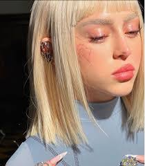 Nicole Frio's Instagram, Twitter & Facebook