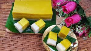 Seri muka is an amazing malaysian kuih (sweet cake) made of glutinous rice, coconut milk, sugar and pandan leaves. Serimuka Durian Sedap Tak Terkata Lembut Mudah Secukup Rasa Youtube