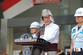 Yasonna hamonangan laoly, s.h., m.sc., ph.d. Menteri Yasonna H Laoly Sampaikan Orasi Ilmiah Dalam Dies Natalis Ke 60 Fakultas Hukum Unsrat Nawacita