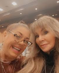 Shanna Hooper's Instagram, Twitter & Facebook