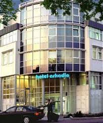Arkadia vous propose des activités en extérieur, visites guidées, visites d'intérieur de maison, ateliers d'artiste, expositions, visites pour les écoles, team building, conférences, stages et anniversaires pour enfants. Hotel Arkadia Hessen Bei Hrs Gunstig Buchen