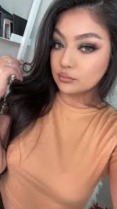 Easy Green Eyeshadow Tutorial using Fantasy Palette