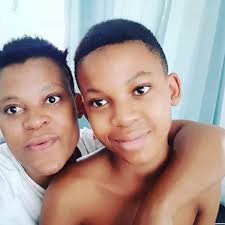 His son with monique muller, phoenix katlego maboe has his middle name and was born in 2018. Zodwa Wabantu Slams Haters Who Criticised Her Son For Wearing A Gold Tooth To School