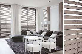 houten jaloezieen op maat verticale en horizontale lamellen houten lamellen copahome jaloezieen houten jaloezieen gordijnen woonkamer