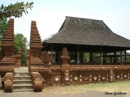 Mengingat arah tersebut sesuai dengan kiblat. Macam Macam Rumah Adat Jawa Dilengkapi Gambar Dan Penjelasannya