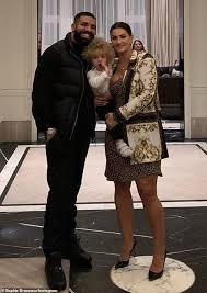 Settle in friends, because drake just got *real* candid about what fatherhood has been like with son adonis and how's he's been getting along with his baby mama sophie brussaux. Drake S Baby Mama Sophie Brussaux Jokingly Photoshops Their Hair In Family Photo With Son Adonis 2 Daily Mail Online