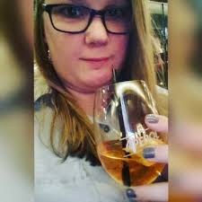 Laura Thal (@LolaStarlight)