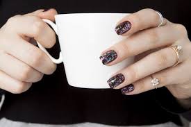 Babyöl, olivenöl und sogar kochspray können den nagellack schneller trocknen lassen. Wie Kann Man Nagellack Schneller Trocknen Lassen Brigitte De