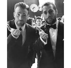 Chris Evans And Henry Cavill Fotos De Hombres Guapos Hombres Famosos Fotografia De Hombres