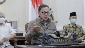 Virus corona 99 warganya meninggal saat isoman di rumah, bima arya : Ghfmzwptjf4spm