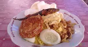 Sarapan pagi merupakan makanan pertama yang diambil setiap hari, dan ianya memainkan peranan dari aspek tenaga dan mood seseorang. Menyambut Hari Dengan Seporsi Nasi Kuning Lengkap Nan Lezat Dari Warung Sarapan Pagi Jogja