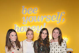 Последние твиты от bumble's blog (@bumbleblogher). Whitney Wolfe Herd Alex Williamson Pictures Photos Images Zimbio