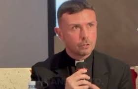 𝐈𝐧𝐜𝐨𝐧𝐭𝐫𝐚𝐫𝐞 𝐆𝐞𝐬𝐮̀