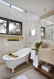 Banheiros Com Banheiras 100 Ideias Com Visuais De Tirar O Folego Banheiros Modernos Decoracao Banheiro Pequeno Banheiras