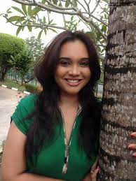 We did not find results for: Gayathri Dias Feet Shefalitayal