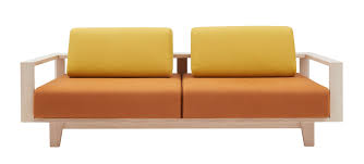 Und erfüllt eine wichtige doppelfunktion: Wood Sofa