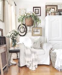 It combines old country comfort with modern appeal. Pin By Maria Gramarossa On Decor Country Living Room Farmhouse Decor Living Room Home Living Room