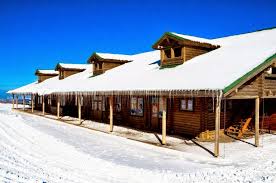 Πέθανε 65χρονη μετά το εμβόλιο. Chalet Xionodromiko Kentro Kalabrytwn
