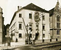 It is also located next to pedestrian area konstanz. Haus Theater Konstanz Theater Konstanz