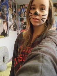 Shelly Custer's Instagram, Twitter & Facebook