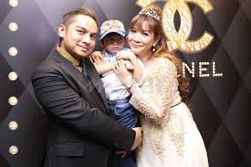 He was released at the central seberang prai district police headquarters on sunday. Boy Iman Isteri Cerai Bertalak 3 Perniagaan Merudum Antara Punca Sensasi Mstar