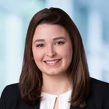 Elizabeth Rattray's Instagram, Twitter & Facebook