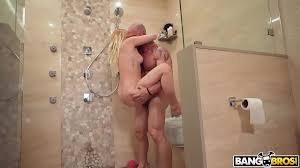 Secret Shower - XNXX.COM