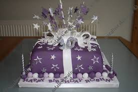 Purple 30th Birthday Cake Ideas For Her Purple Silver And Black 30th Birthday Cake Was Made For Someone Who Loves Purple Description From Pinterest Com I Gateau Noel Gateau 30 Ans Gateau Maison