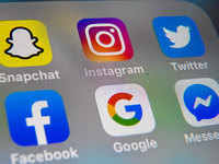 Twitter is also awash with reports, and it if you're trying to send snaps right now and can't, you're not alone, snapchat is definitely down. Snapchat Down Why Is Snapchat Down Today Snapchat Outage Reason The Economic Times