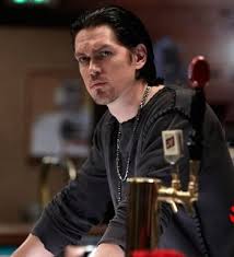 Kevin From Shameless Love Him And Not Just Because His Name Is Kevin Steve Howey Shameless Steve