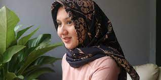 Sebagai tugas individu mata kuliah kewirausahaan. Bisnis Hijab Bermodal Uang Saku Omzet Dara Cantik Ini Kini Rp 35 Juta Per Bulan Halaman All Kompas Com