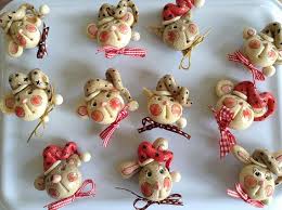 Aimant En Pate A Sel Theme Noel Christmas Themes Christmas Ornaments Salt Dough