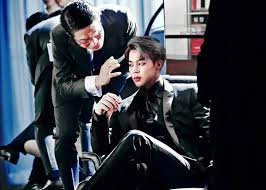 Fan art and pictures credit to owners. Jimin Au Mafia Keluarga Kerajaan Sahabat Selamanya Konser