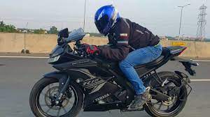 With liquid cooled, sohc and four valve engine, it can produce maximum power 19.04 bhp @ 10000 rpm along with 14.7 nm @ 8500 rpm maximum torque. Yamaha R15 V3 0 Abs Darknight Matte Black First Ride Review Bikes Dinos Youtube