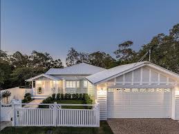 Stunning Hamptons Queenslander Style Home In Brisbane Hamptons House Facade House Queenslander House