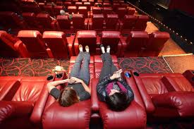 En Los Fines De Semana Yo Voy El Cine Amc Movie Theater Amc Movies Inspirational Movies