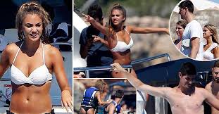 Thibaut courtois remains relatively discreet when it comes to his love life. The Sun Football On Twitter Thibaut Courtois Frolics On Holiday With Mystery Woman After Splitting From Girlfriend Https T Co 2elgsl4gxi