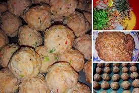 Di indonesia, bebola daging dipanggil bakso dan disajikan dengan kuah yang mengandungi mihun, sayur, kailan dan dihidangkan bersama. Resipi Bebola Daging Homemade Yang Sedap