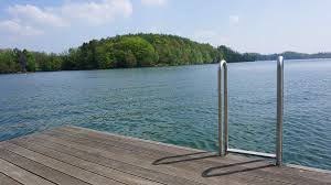 Blick vom damm auf die bevertalsperre in hückeswagen. Tour 998 Huckeswagen Einmal Um Die Bevertalsperre Wanderwegewelt