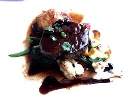 Black angus beef tenderloin and braised cheek in rich bordelaise sauce with silky mash and. Beef Tenderloin W Augratin Tomato Bordelaise Sauce Picture Of Kaiser Maximilian Puerto Vallarta Tripadvisor