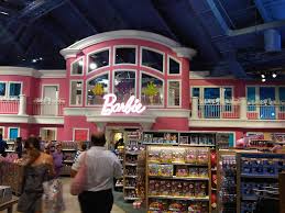 Maybe you would like to learn more about one of these? Barbie House In Toys R Us Times Square Toys R Us Times Squ Flickr